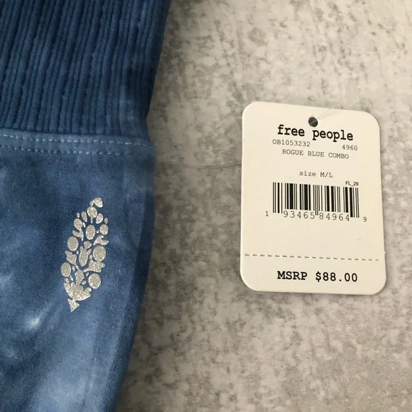 Free People FP Movement Good Karma Blue Tie Dye Leggings NEW - Picture 3 of 11